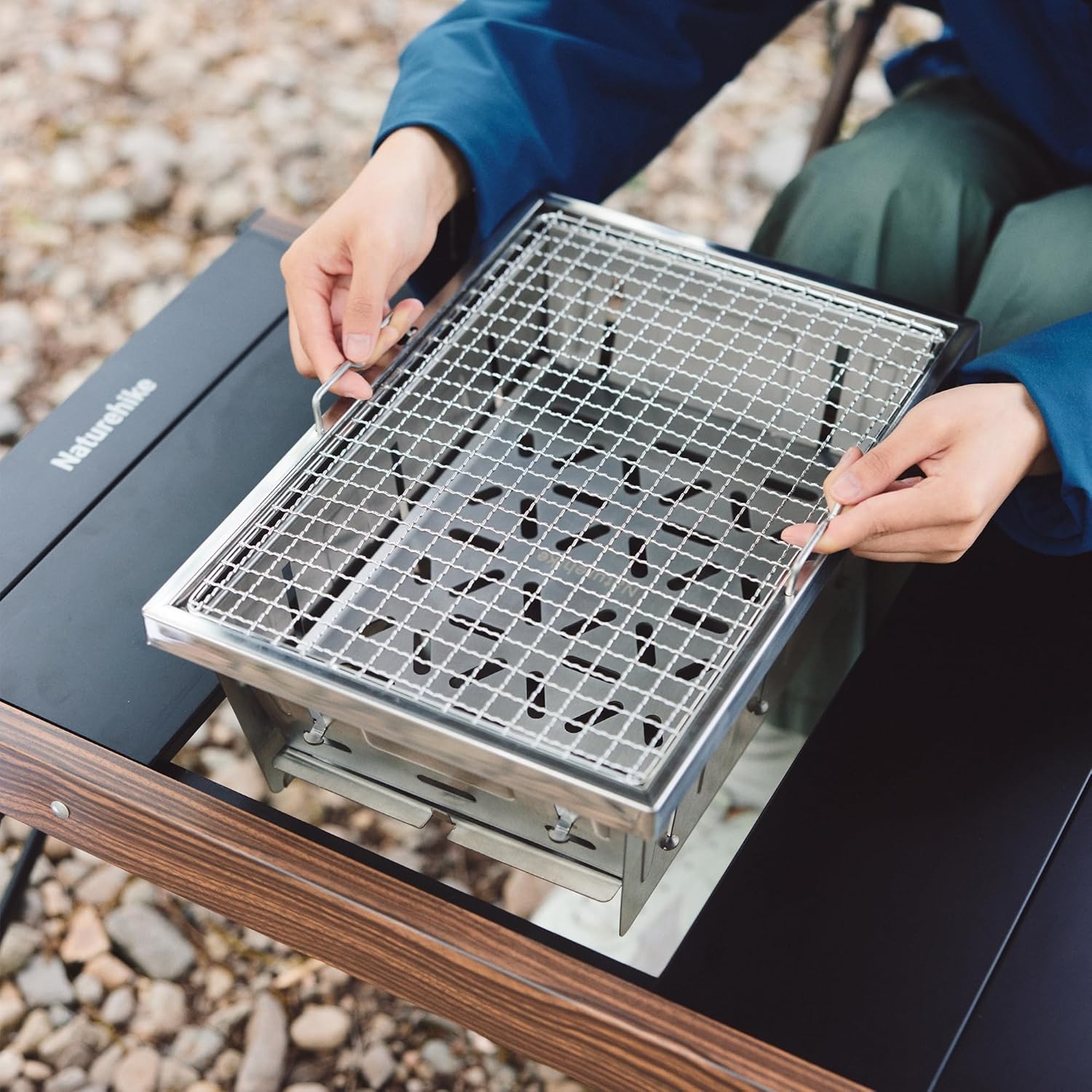 Naturehike キャンプ用チャコールグリル IGTテー - Camping Cooking Table With Windshield のレビューと価格