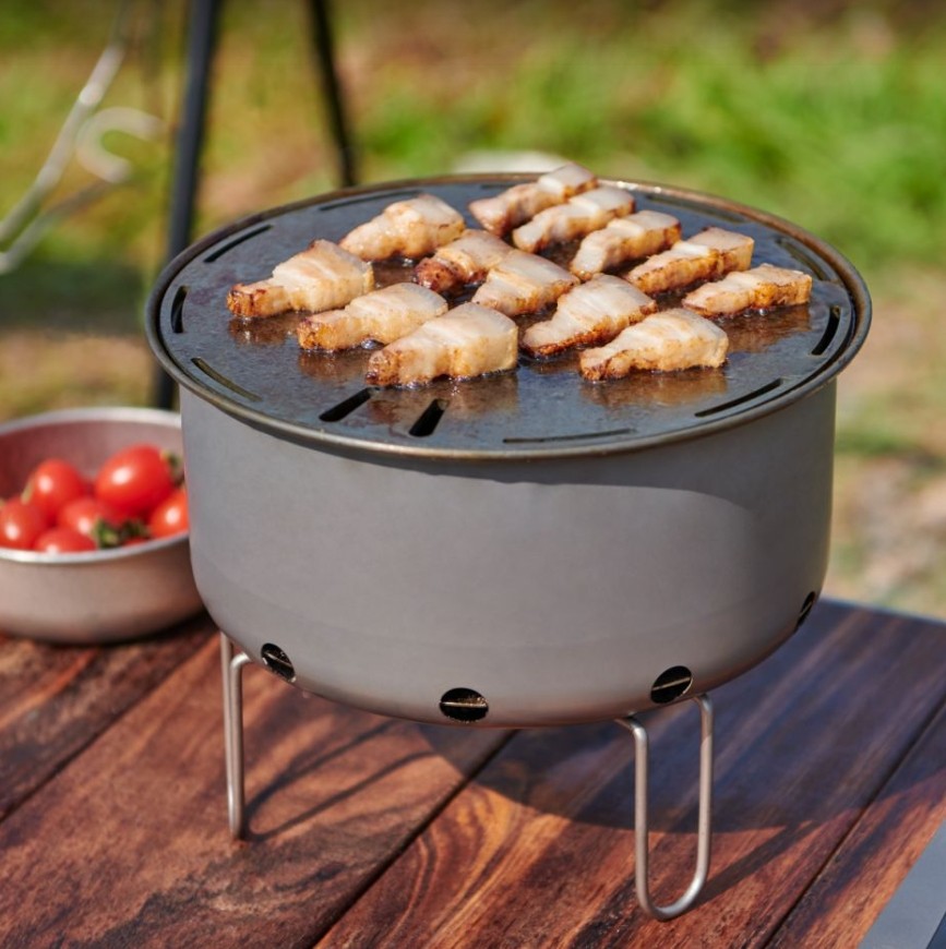 屋外用チタン製ポータブルフラットトップ韓国式BBQグリルテー - Camping Cooking Table With Windshield のレビューと価格